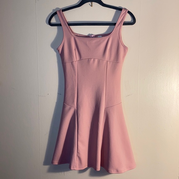 Dresses & Skirts - 🎉HostPick🎉Woman’s Dress Pink XS